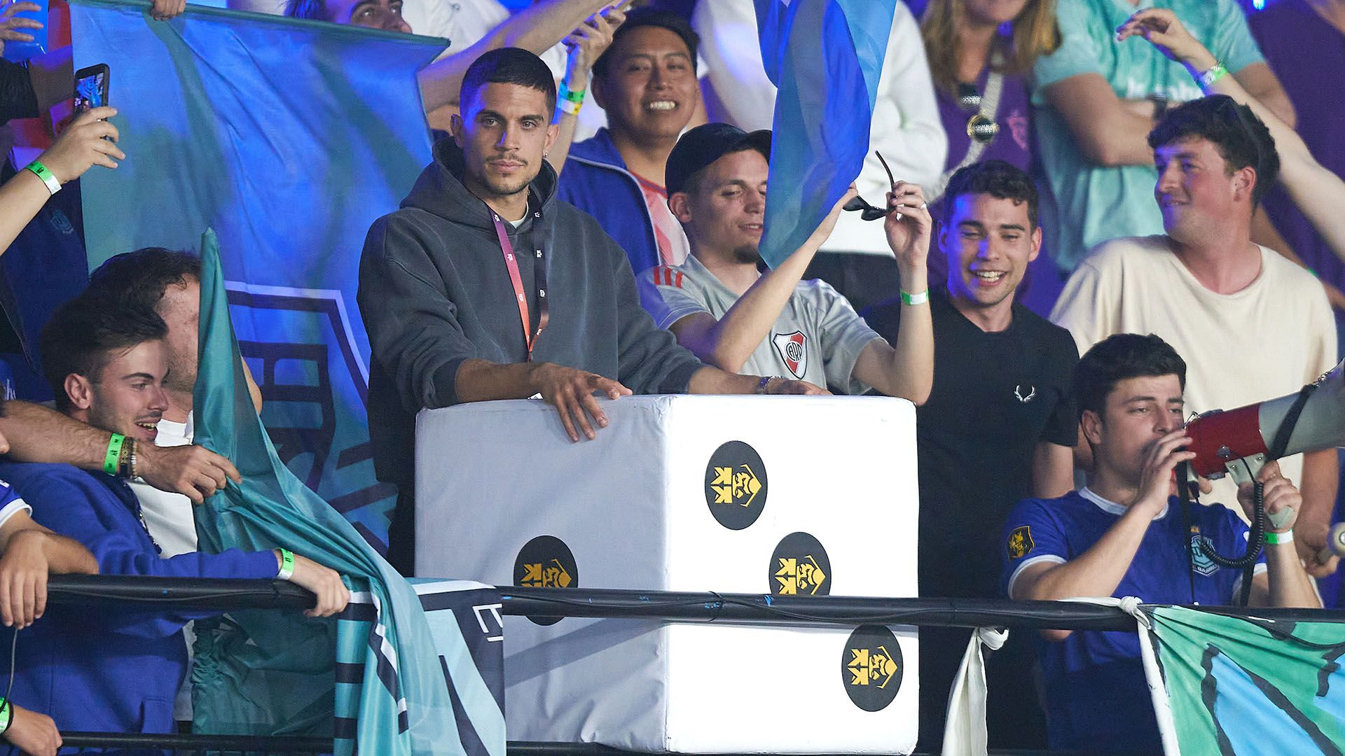 Bartra: "Sigo la Kings, de aquí a unos años ya veremos si juego"