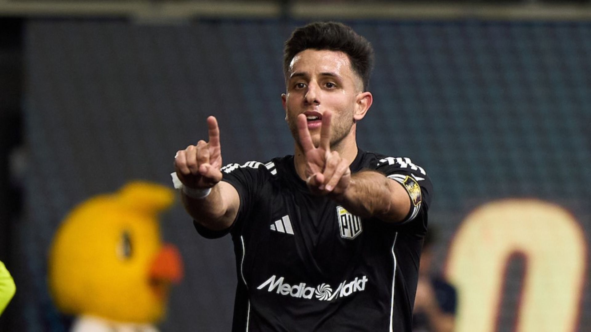 Luis García avisa a Kunisports antes de su choque en la jornada 9