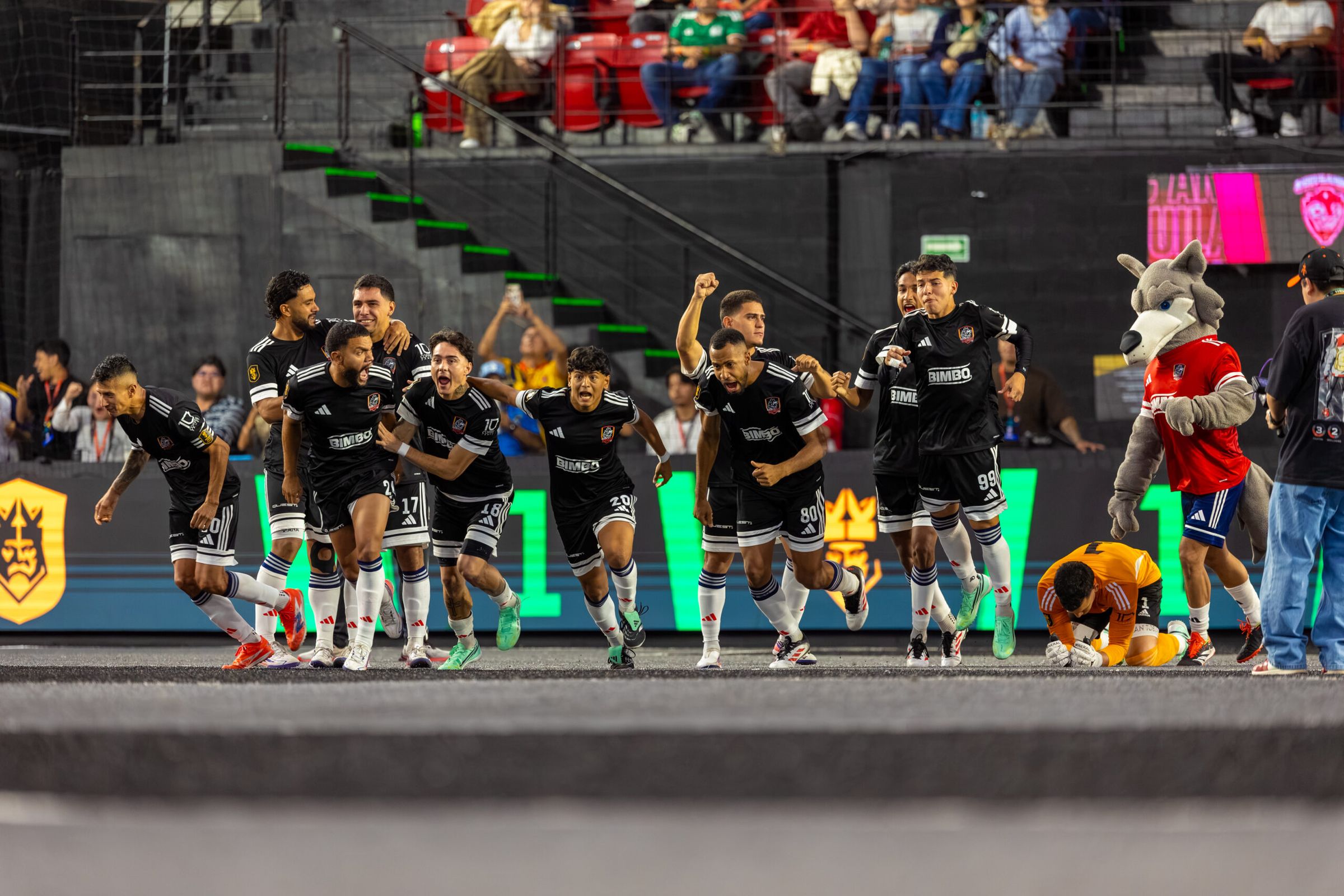 Los Chamos ne fa otto, Parceros passa nella Kings Cup Mexico
